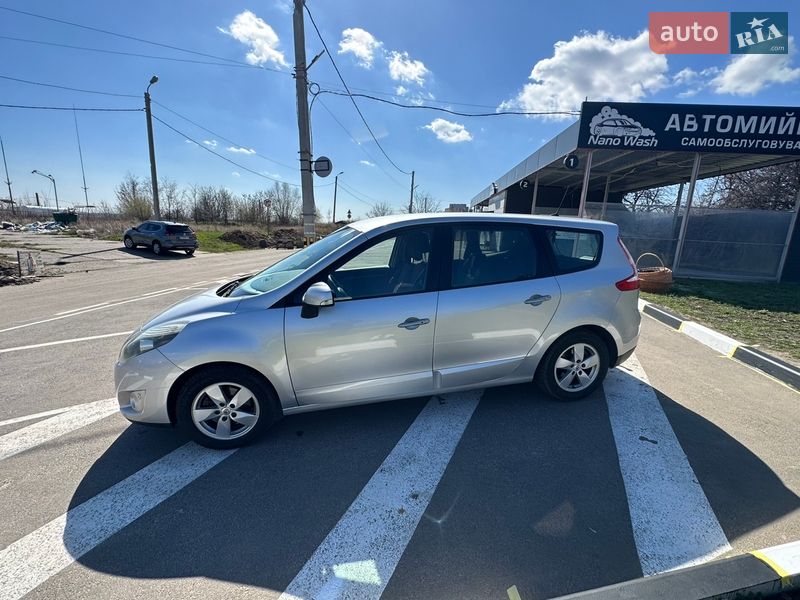 Минивэн Renault Grand Scenic 2010 в Харькове
