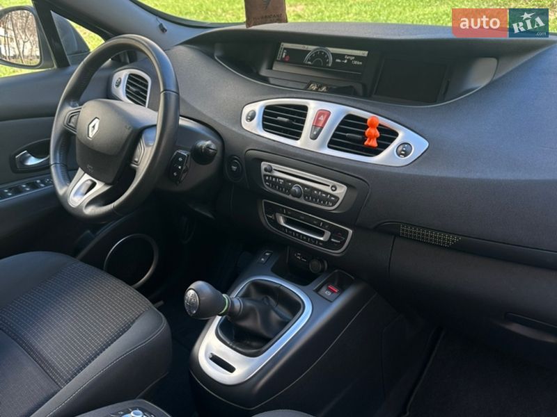 Минивэн Renault Grand Scenic 2010 в Харькове