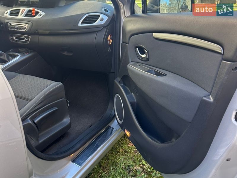 Минивэн Renault Grand Scenic 2010 в Харькове