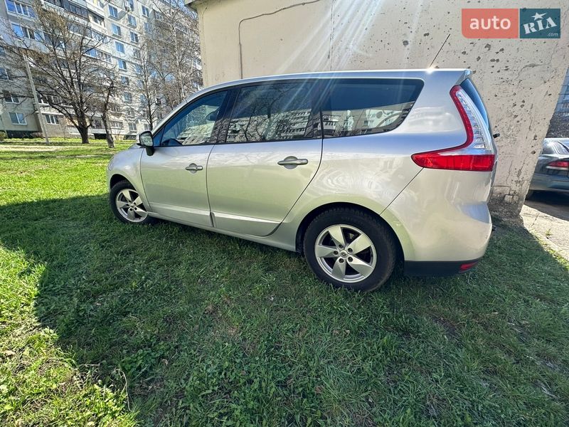Минивэн Renault Grand Scenic 2010 в Харькове