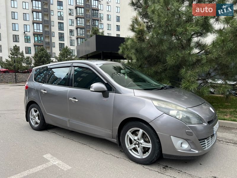 Renault Grand Scenic 2011 Renault Grand Scenic 2011