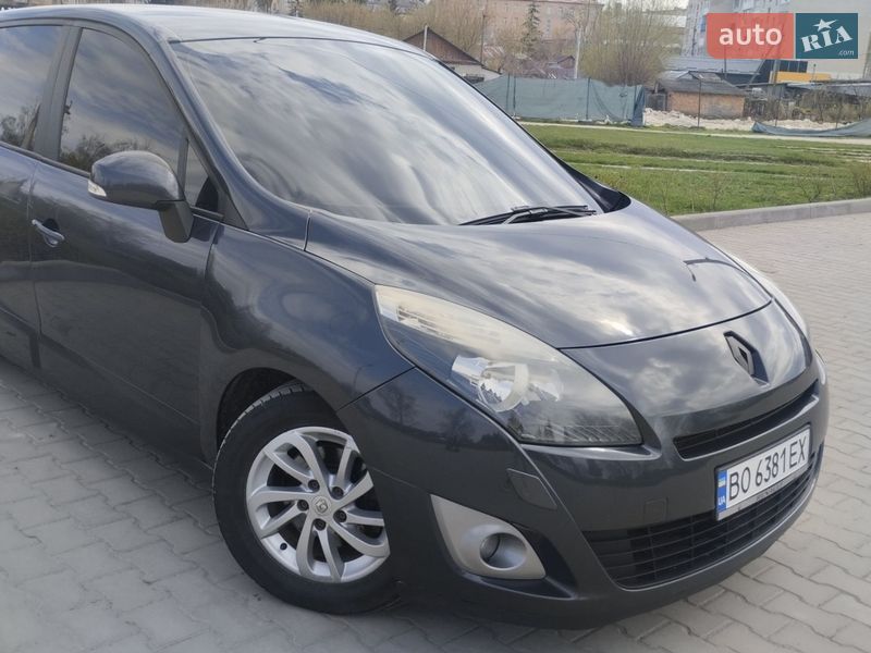 Renault Grand Scenic 2012