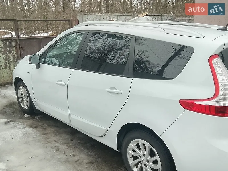 Renault Grand Scenic 2015
