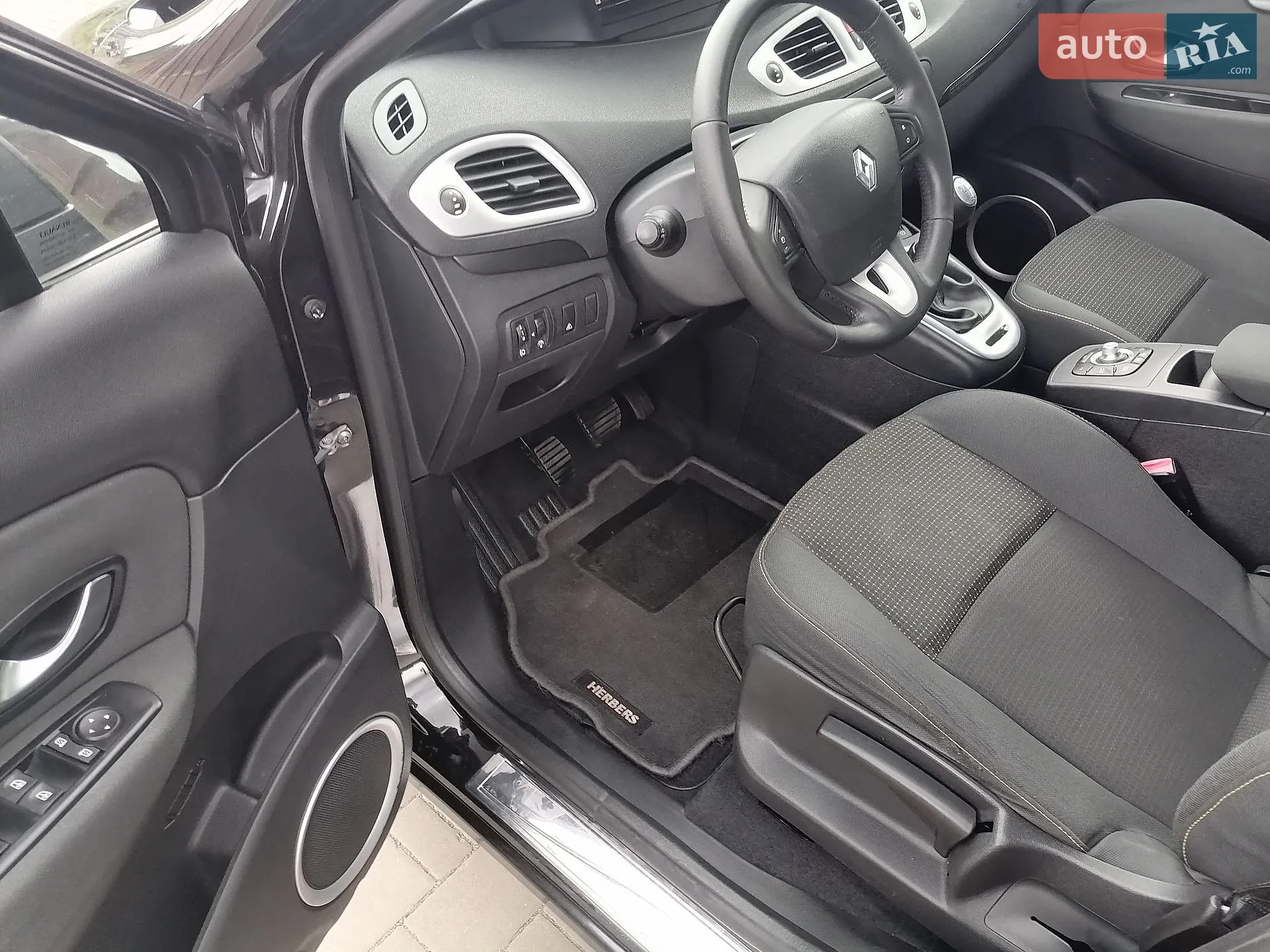 2010 Renault Scenic - мініатюра 13