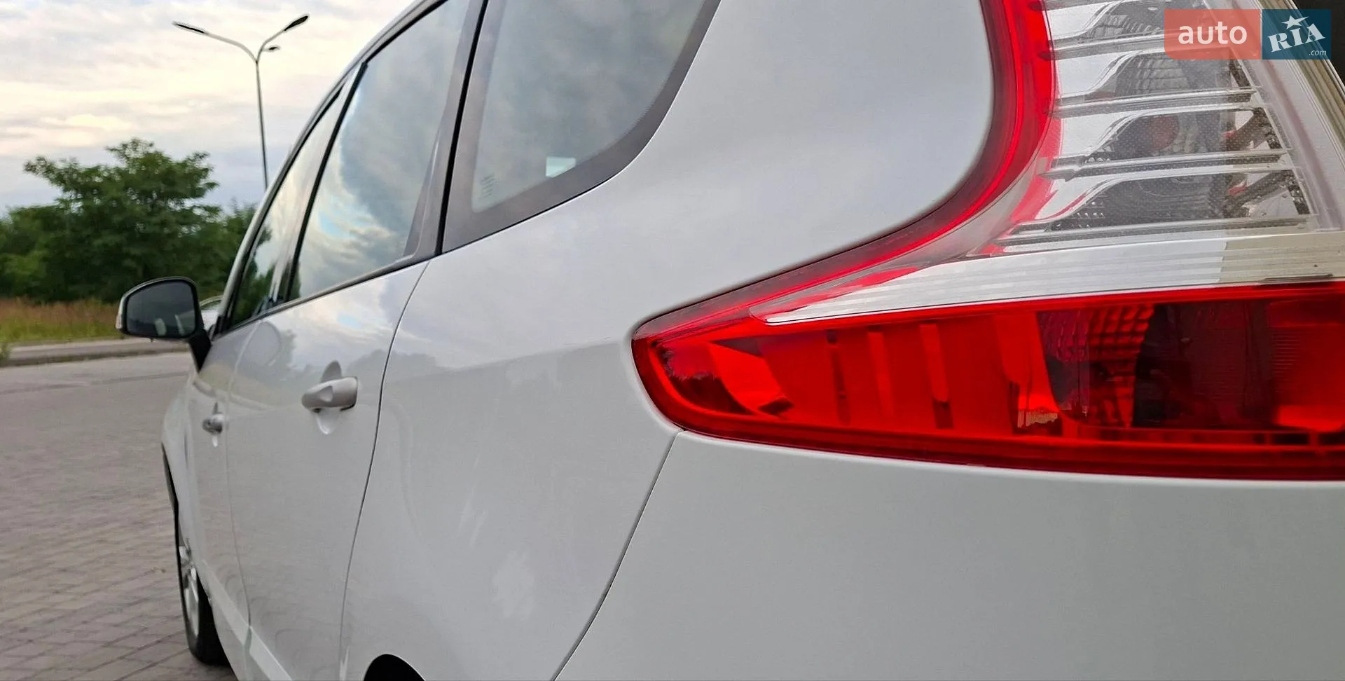 2011 Renault Scenic - мініатюра 32