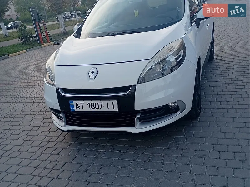 Renault Grand Scenic 2012