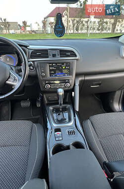 Внедорожник / Кроссовер Renault Kadjar 2016 в 
