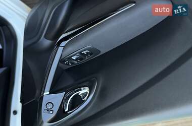 Позашляховик / Кросовер Renault Kadjar 2018 в 