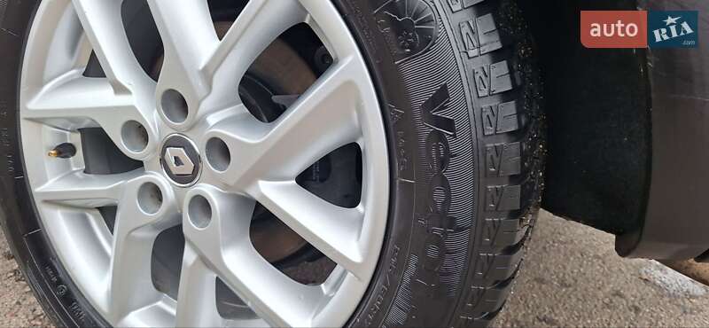 Внедорожник / Кроссовер Renault Kadjar 2016 в Новоархангельске