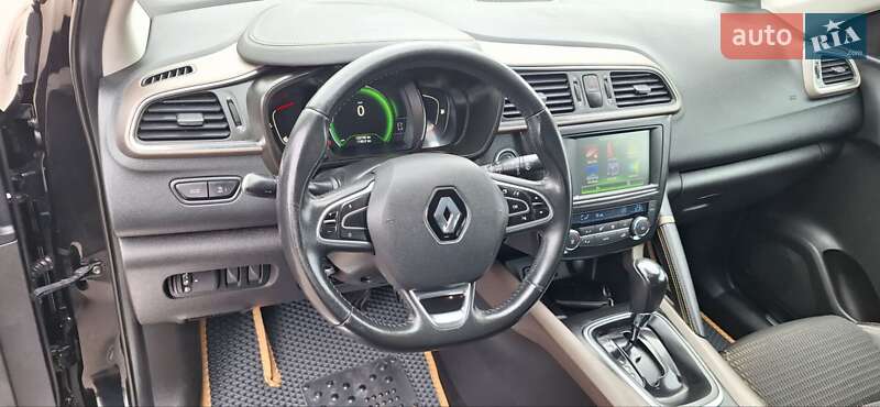 Внедорожник / Кроссовер Renault Kadjar 2016 в Новоархангельске