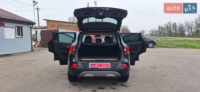 Внедорожник / Кроссовер Renault Kadjar 2016 в Новоархангельске