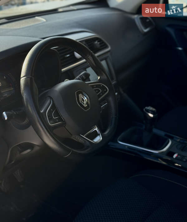 Внедорожник / Кроссовер Renault Kadjar 2016 в Теофиполе фото 13 Внедорожник / Кроссовер Renault Kadjar 2016 в Теофиполе