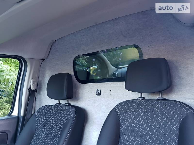 Вантажопасажирський фургон Renault Kangoo 2015 в Одесі