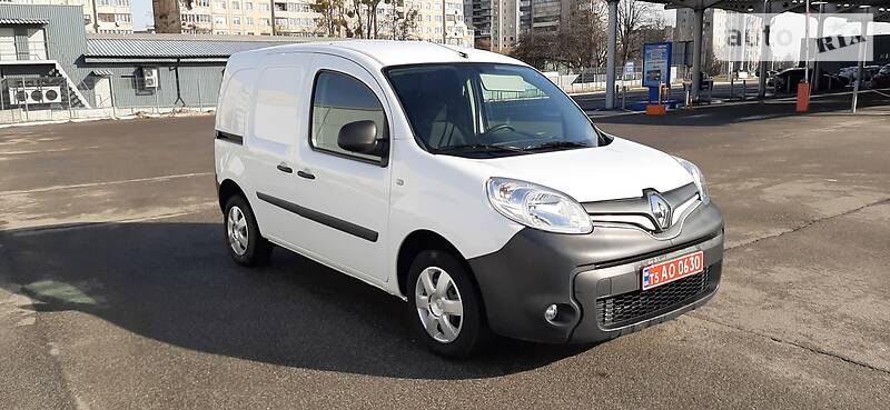 Грузопассажирский фургон Renault Kangoo 2015 в Львове