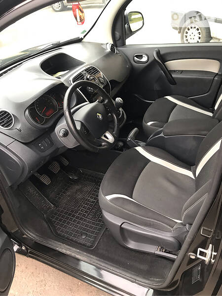 Вантажопасажирський фургон Renault Kangoo 2013 в Києві