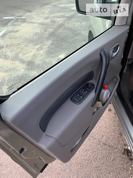 Вантажопасажирський фургон Renault Kangoo 2010 в Луцьку фото 17 Вантажопасажирський фургон Renault Kangoo 2010 в Луцьку