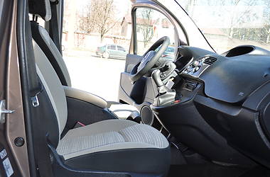 Мінівен Renault Kangoo 2012 в 