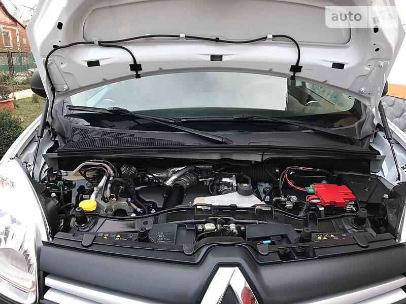 Вантажопасажирський фургон Renault Kangoo 2016 в Дубні