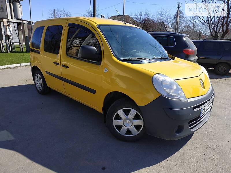 Вантажопасажирський фургон Renault Kangoo 2011 в Черкасах