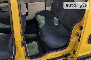 Вантажопасажирський фургон Renault Kangoo 2002 в 