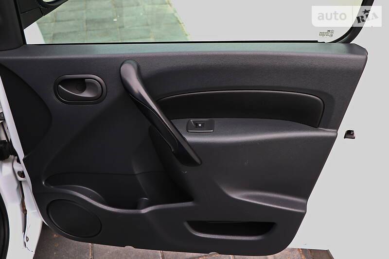 Вантажопасажирський фургон Renault Kangoo 2016 в Кременчуці