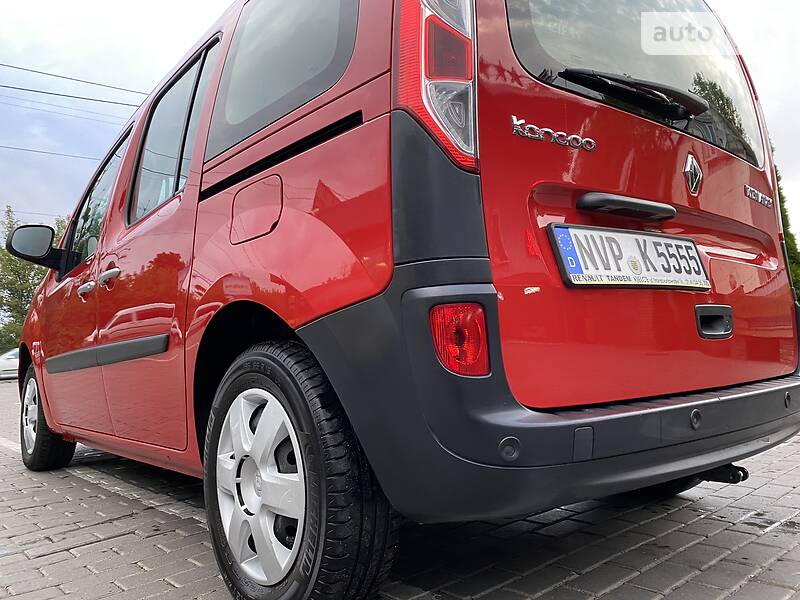 Вантажопасажирський фургон Renault Kangoo 2015 в Луцьку