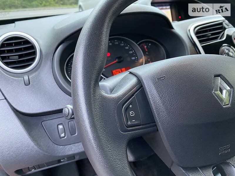 Вантажопасажирський фургон Renault Kangoo 2015 в Луцьку