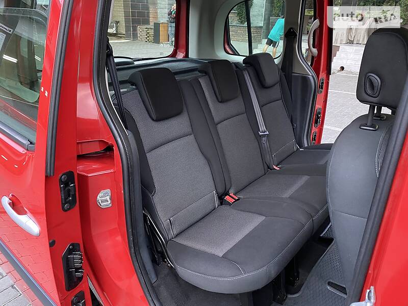 Вантажопасажирський фургон Renault Kangoo 2015 в Луцьку