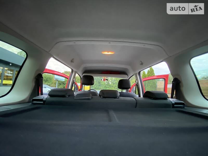 Вантажопасажирський фургон Renault Kangoo 2015 в Луцьку