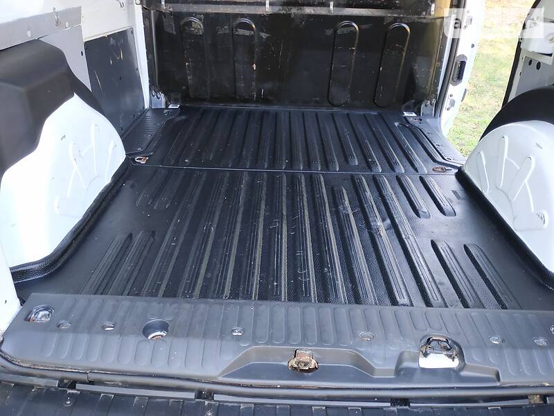 Вантажопасажирський фургон Renault Kangoo 2011 в Миколаєві