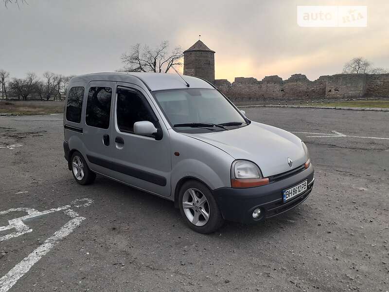 Чехлы Brothers-Tuning на Renault Kangoo 2 ()