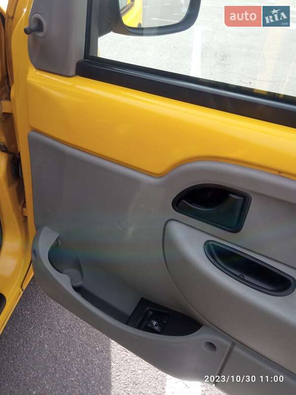 Минивэн Renault Kangoo 2003 в Каменец-Подольском