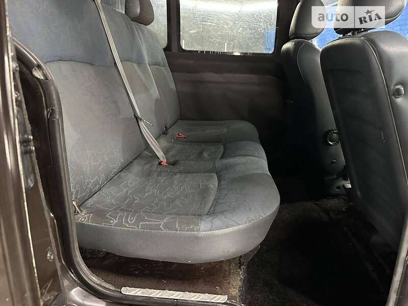 Минивэн Renault Kangoo 2000 в Шумске