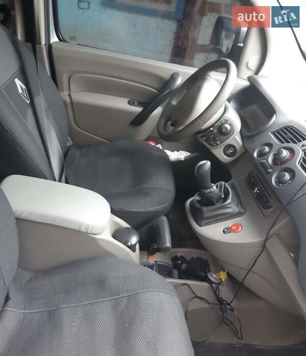 Минивэн Renault Kangoo 2011 в Александрие