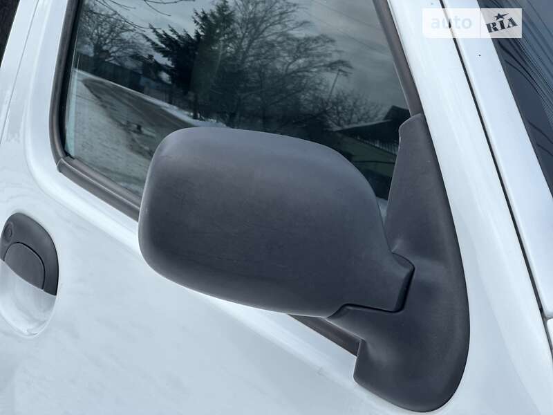 Минивэн Renault Kangoo 2005 в Ахтырке