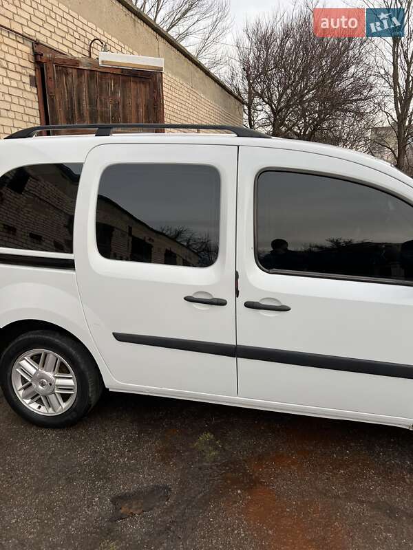 Минивэн Renault Kangoo 2011 в Желтых Водах