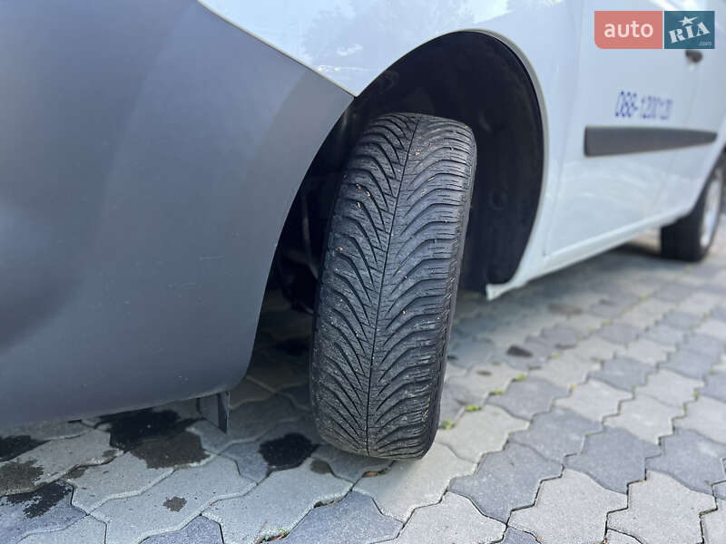 Вантажний фургон Renault Kangoo 2019 в Чернівцях