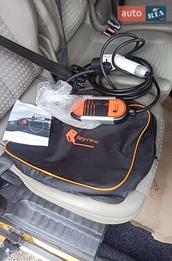 Грузовой фургон Renault Kangoo 2013 в 