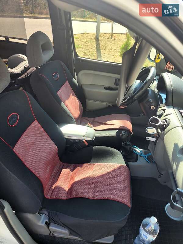 Минивэн Renault Kangoo 2003 в Луцке