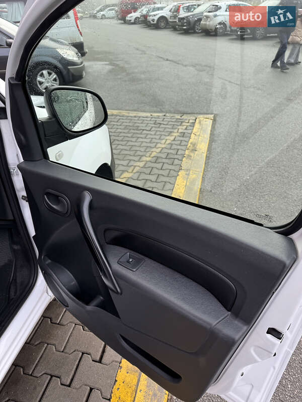 Грузовой фургон Renault Kangoo 2016 в Львове