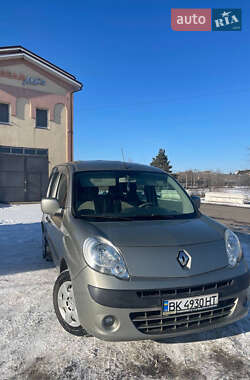 Минивэн Renault Kangoo 2010 в Сарнах