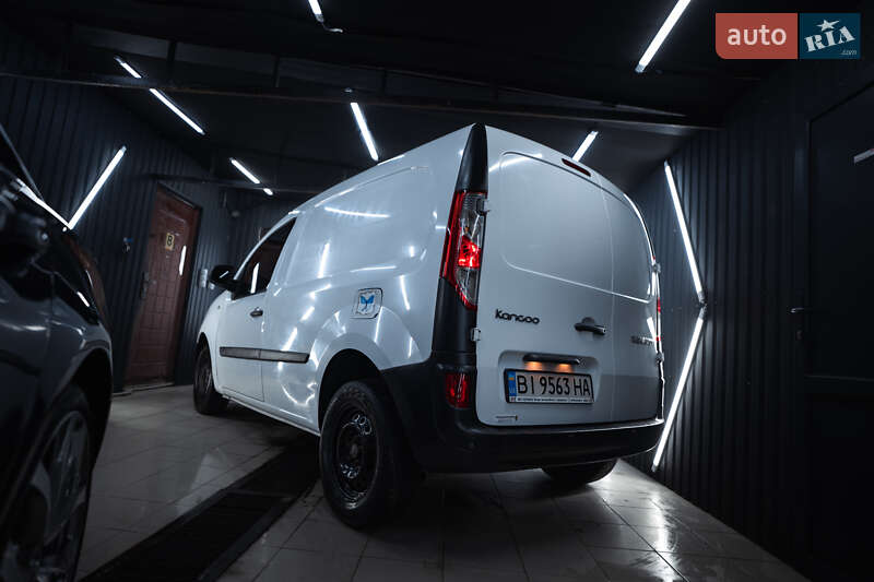 Грузовой фургон Renault Kangoo 2016 в Полтаве