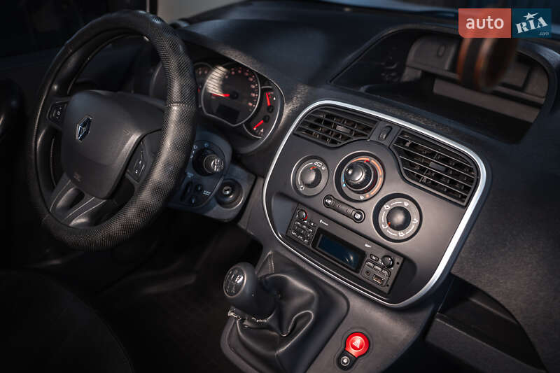 Грузовой фургон Renault Kangoo 2016 в Полтаве