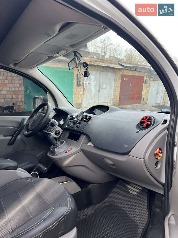 Мінівен Renault Kangoo 2010 в Києві