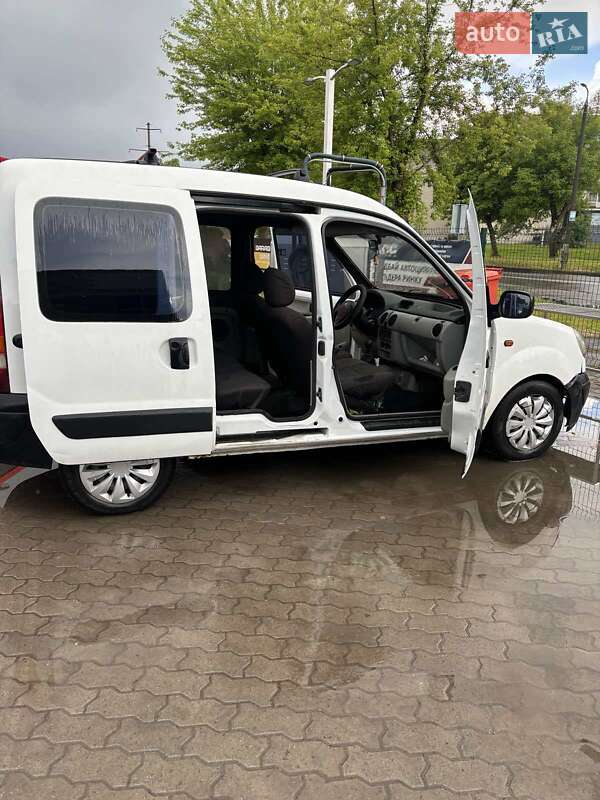 Минивэн Renault Kangoo 2004 в Калуше