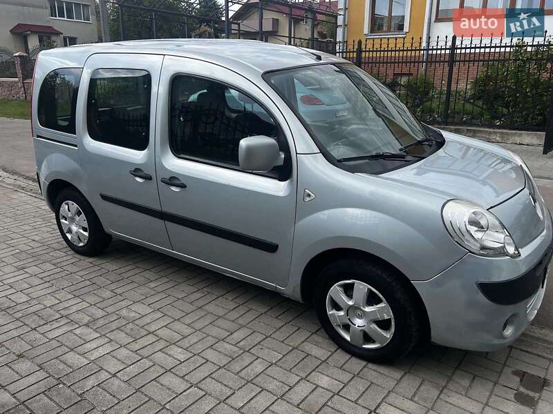 Минивэн Renault Kangoo 2011 в Луцке