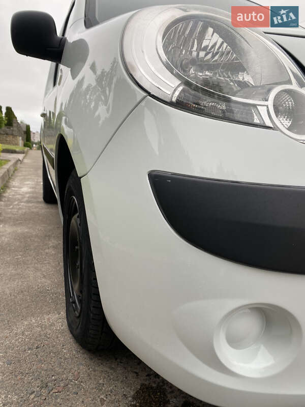 Грузовой фургон Renault Kangoo 2011 в Ровно