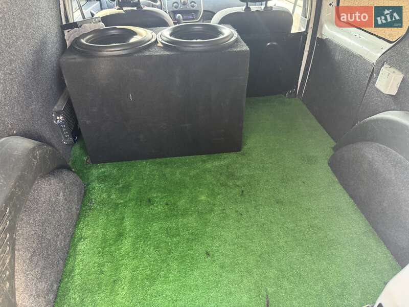 Грузовой фургон Renault Kangoo 2013 в Черновцах