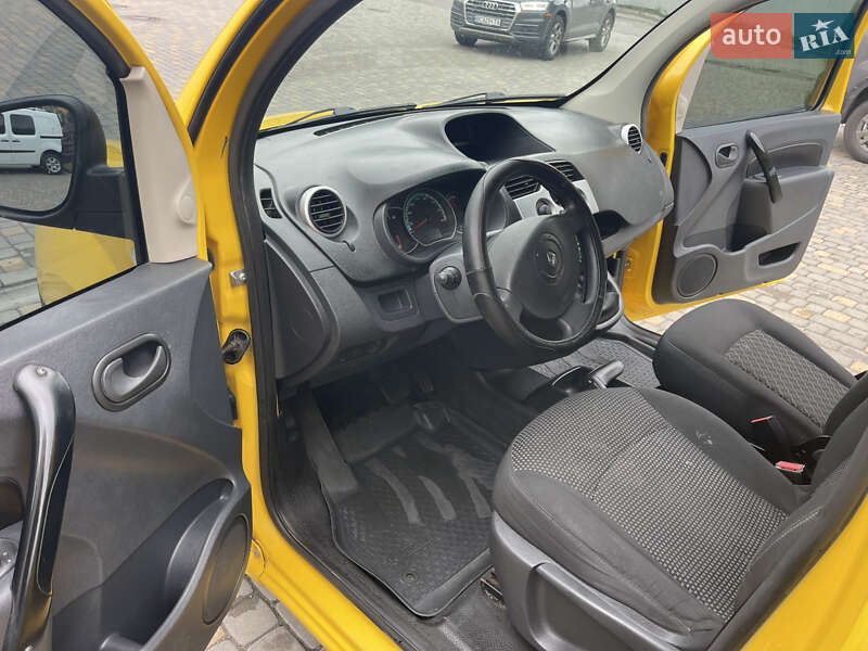 Вантажний фургон Renault Kangoo 2013 в Львові