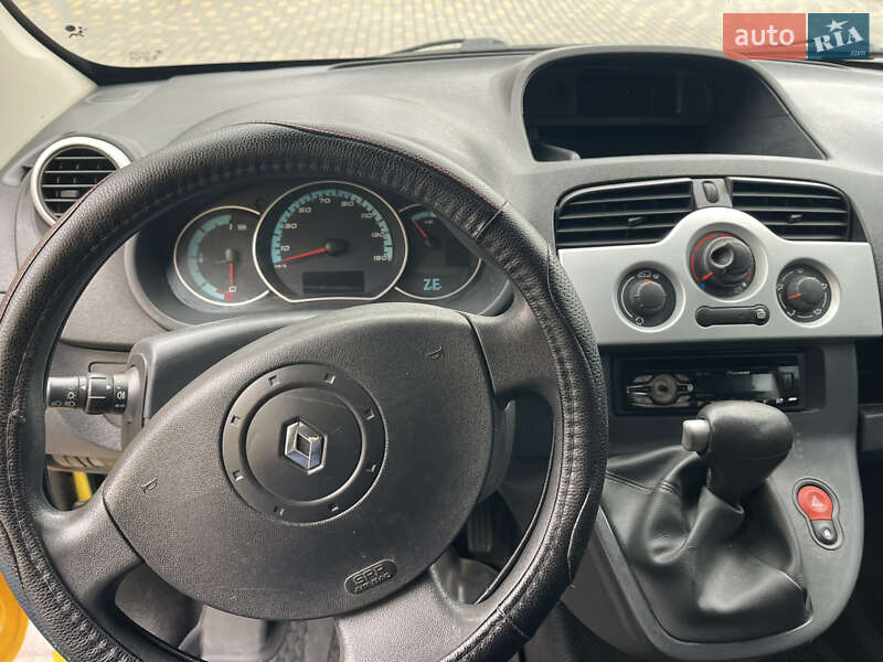 Вантажний фургон Renault Kangoo 2013 в Львові